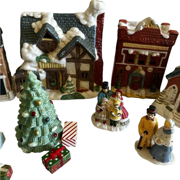 VINTAGE CHRISTMAS VILLAGE 15 PIECES /NO BOX/ NO LIGHTS - Picture 14 of 14